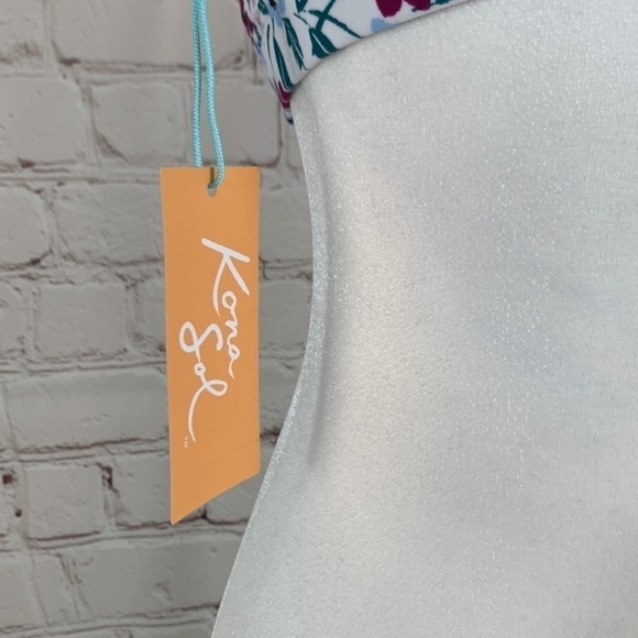 KONA Sol Spaghetti Strap Floral Print Bikini Top Size Medium 8-10 NWT - Picture 3 of 10